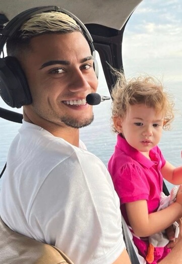 Andreas Pereira with his daughter.